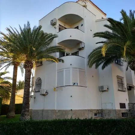 Rey-piscina Apartment *